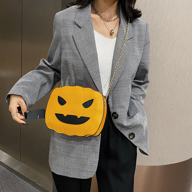 la femme en noir pumpkin purse 10