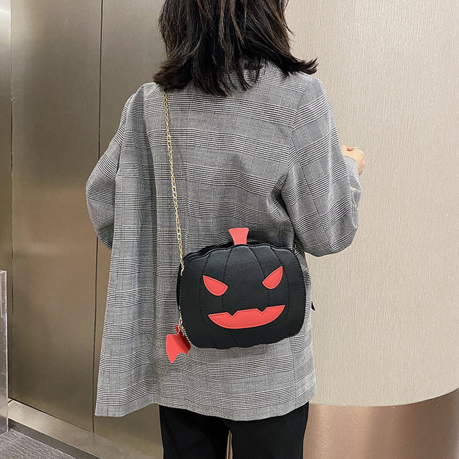 la femme en noir pumpkin purse 20